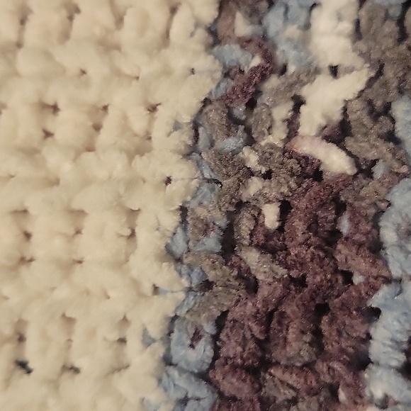 Multi colored knitted soft sweater M size - Picture 8 of 8